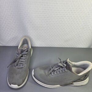 Kizick Mens/Womens Gray Mesh Sneakers Size 10.5/12